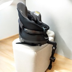 美品　コンパクトカーに最適！コンビのチャイルドシートクルットシリーズ360°回転『ネセルターン EC」の画像