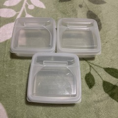 タッパー3個の画像