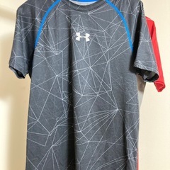 【UNDER ARMOUR】アンダーアーマー Tシャツ 2枚セット トレーニング・運動用／状態良好の画像