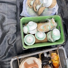 【無料】大量のお皿の画像