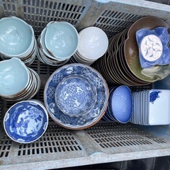 【無料】大量のお皿の画像