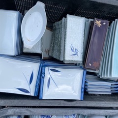 【無料】大量のお皿の画像