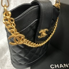 CHANEL シャネル ノベルティ ショルダーバッグ　ブラック　チャーム付き　②の画像