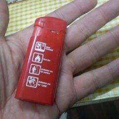 LARK　使い捨てライターの画像