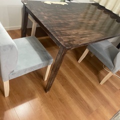 ダイニングテーブル、4点セット　LOWYA の画像