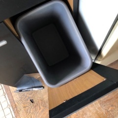 引き出し付きゴミ箱の画像