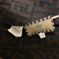 FENDI ロゴ マフラーの画像