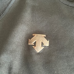 デサント長袖シャツの画像