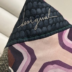 DESIGUALクッションの画像