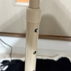 折りたたみ机の画像