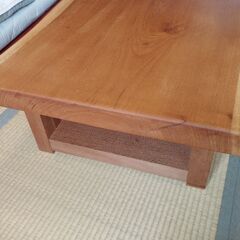 一枚板のテーブル　脚はおまけの画像