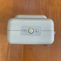 小型　三菱電気温風機　ミニファンヒーター　ミニヒーター　電気ファンヒーターの画像