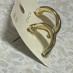 ピアス グリーンの画像