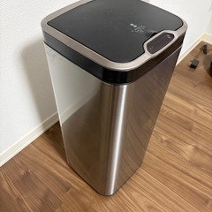 【ただいま保留中】自動開閉ゴミ箱の画像