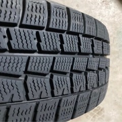 【ほぼ未使用】スタッドレスタイヤDUNLOPの画像