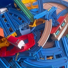 大量プラレール　レール　電車の画像