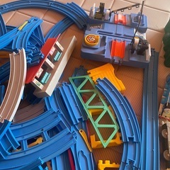 大量プラレール　レール　電車の画像