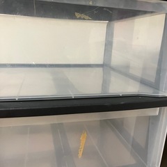 【無料】収納ケース2つ＋3段チェスト＋押入れ用すのこの画像