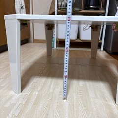 折り畳みテーブルの画像