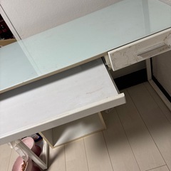 机シールの後がありますの画像