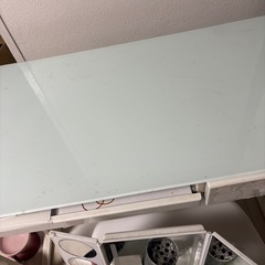 机シールの後がありますの画像