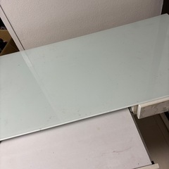 机シールの後がありますの画像