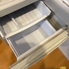 SHARP冷蔵庫の画像