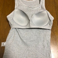 UNIQLOブラトップ　sizeXLの画像