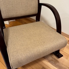 ゆうゆう座 トヨモク 豊橋 ベージュ ロッキングチェア アームレストの画像