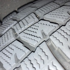 スタッドレスタイヤ　ダンロップ 2019年215/55/17の画像