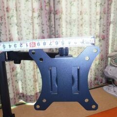 モニターアーム デュアルアームモニター 2画面 13-32インチVESA:75x75mm/100x100mm 2つの取り付け方法を備えた高さ調節可能なデュアルモニターアーム、チルトスイベル回転可能、ダブルパソコンアームの画像