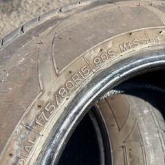 タイヤ4本の画像
