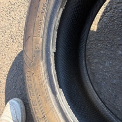 タイヤ4本の画像