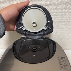 【2018年製】象印 IH炊飯器 極め炊き 黒まる厚釜 ブラウン 5.5合 NP-VJ10-TAの画像