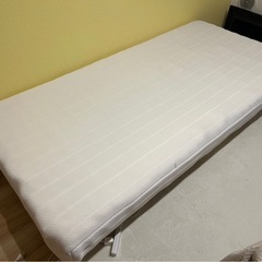ベッドの画像