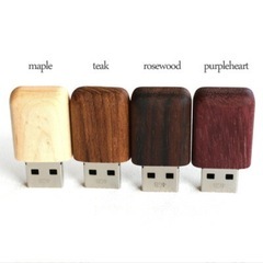  【お名前をYuriと表記する方】　オーダーメイドUSBメモリー（16GB）の画像