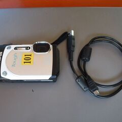オリンパス　デジカメ　OLYMPUS　Tough　デジタルカメラ　画面ポップアップ式　現状　使用感ありの画像
