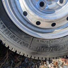軽トラ用　スタットレスタイヤ　2023年44周　の画像