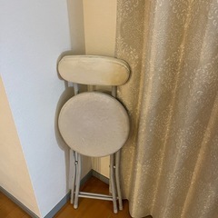 ニトリ折り畳み椅子の画像