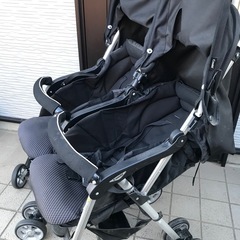 双子用ベビーカーの画像