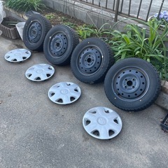 スタッドレスタイヤの画像