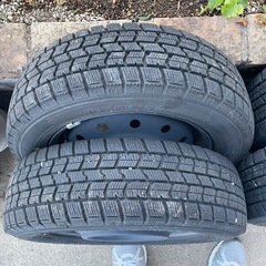 スタッドレスタイヤの画像