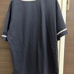 タンクトップ、ベースボールシャツの画像