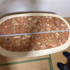 大理石付きテーブルの画像