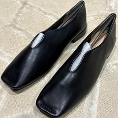 A.I.C.カットアウトスクエアトゥーフラットシューズエーエルシーパンプス新品の画像