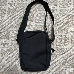 Championショルダーバッグ黒の画像