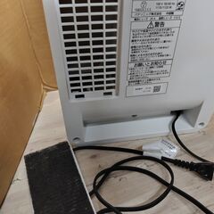 2017年製　パナソニック DS-FN1200-W セラミックファンヒーター ホワイト　卓上　コンパクトなのにパワフル温風の画像