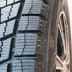 ❄️【ほぼ未使用！2024年製スタッドレスタイヤ】現行モデル！NEXEN WINGUARD ice2 (195/65R15) ＆ Weds RIZLEY 美品ホイールセット！トヨタ・プリウス/カローラ等に最適！の画像