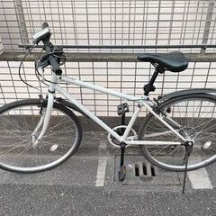 クロスバイク 自転車 26インチ 白 シマノ6段変速ギア 泥除け LEDライト 軽量P-701　の画像