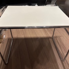 【新品未使用】お洒落ホワイトデスクの画像